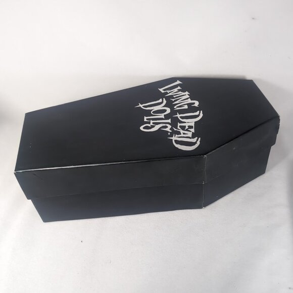 Mezco Toyz Living Dead Dolls Series 16 Eleanor Doll w/ Certificate - No Costume - Picture 9 of 15